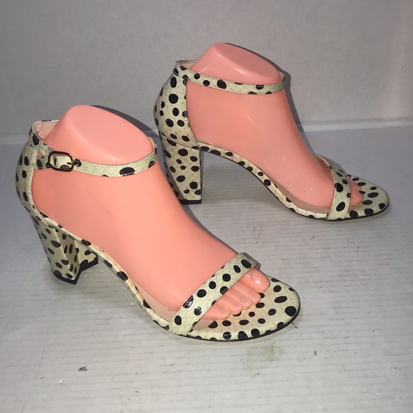NWOB Stuart Weitzman Nearlynude Cream Dot Spotted Snake Ankle Strap Heels Sz 8 - Picture 7 of 11